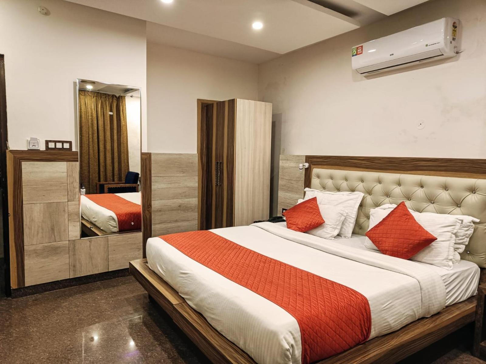 King Castle Mcleodganj-Centrally Heated And Air Cooled- Near Mall Road - Free Parking Dharamshala Esterno foto