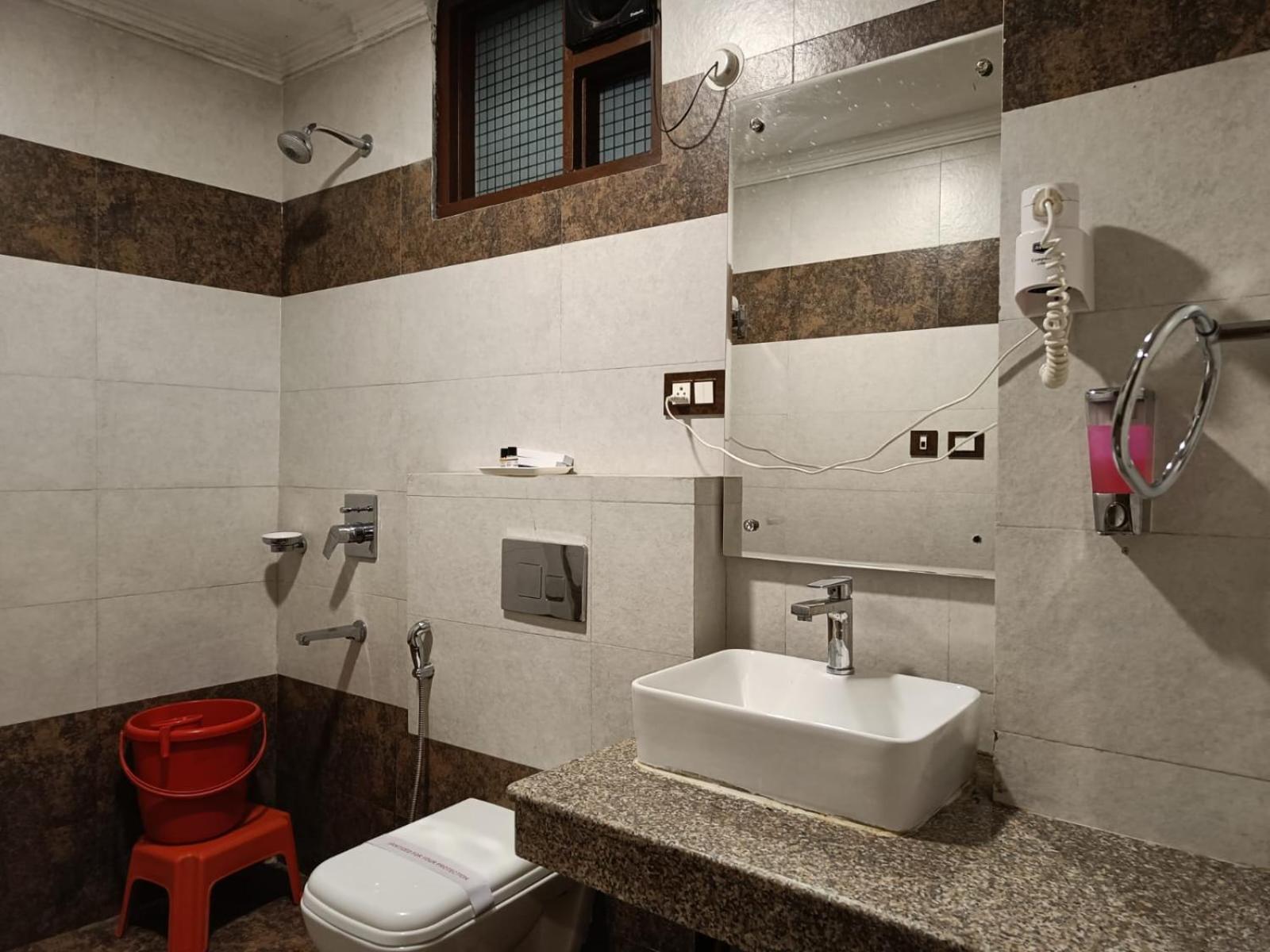 King Castle Mcleodganj-Centrally Heated And Air Cooled- Near Mall Road - Free Parking Dharamshala Esterno foto