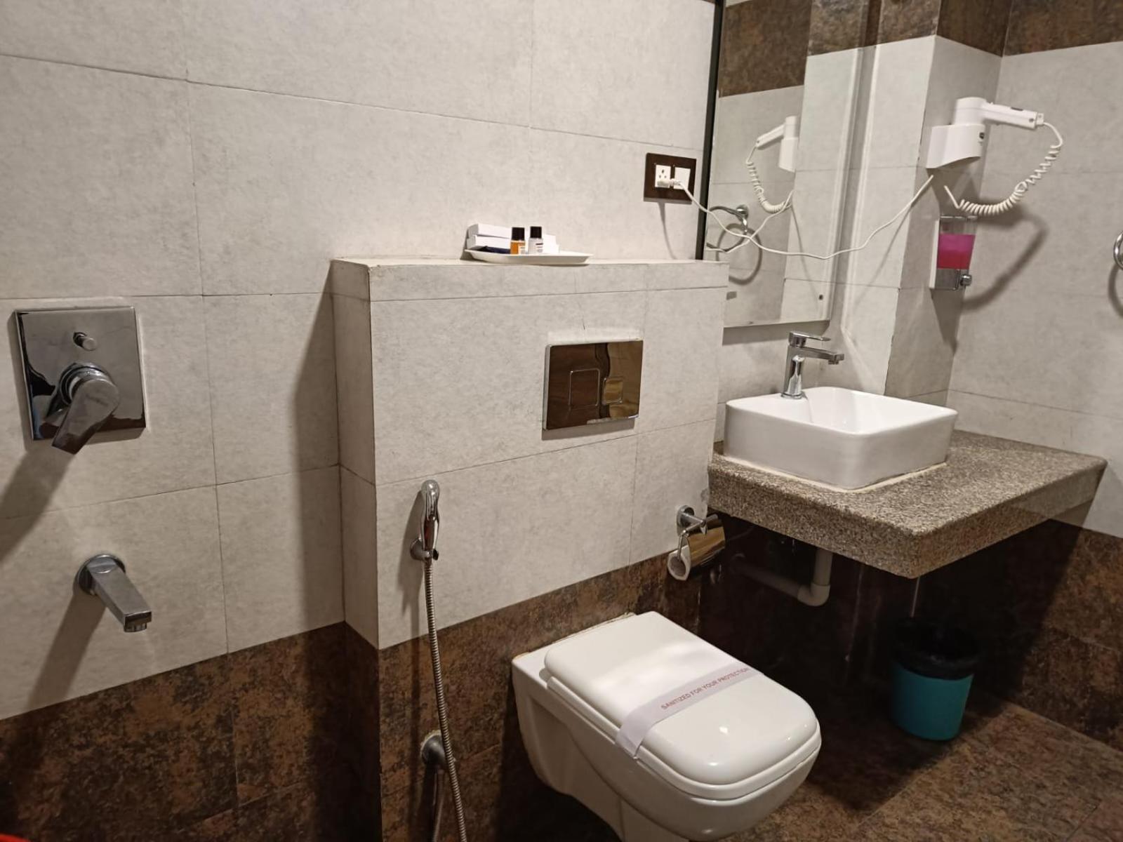 King Castle Mcleodganj-Centrally Heated And Air Cooled- Near Mall Road - Free Parking Dharamshala Esterno foto