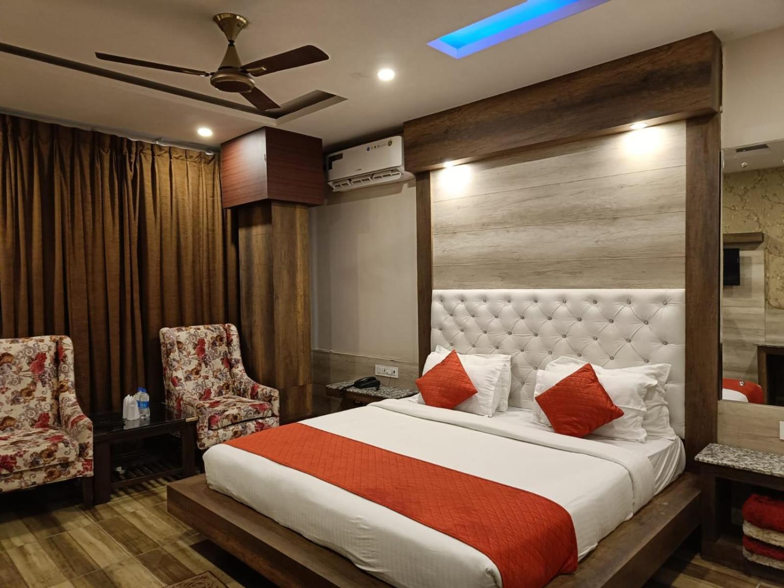 King Castle Mcleodganj-Centrally Heated And Air Cooled- Near Mall Road - Free Parking Dharamshala Esterno foto